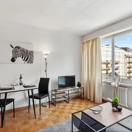 Athenee 36 By Homenhancement Apartment